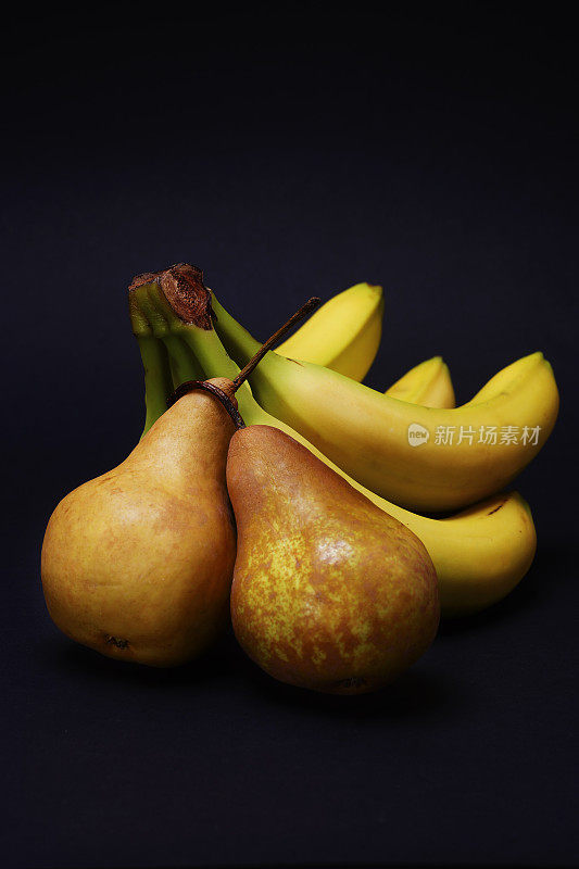 水果静物-梨和香蕉