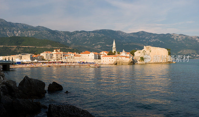 黑山。Budva,老城。