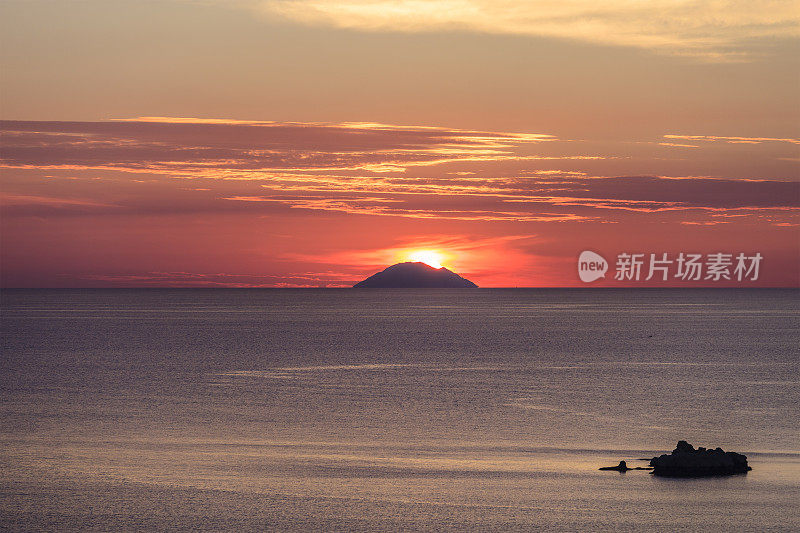 火山岛从卡波米拉佐，西西里岛