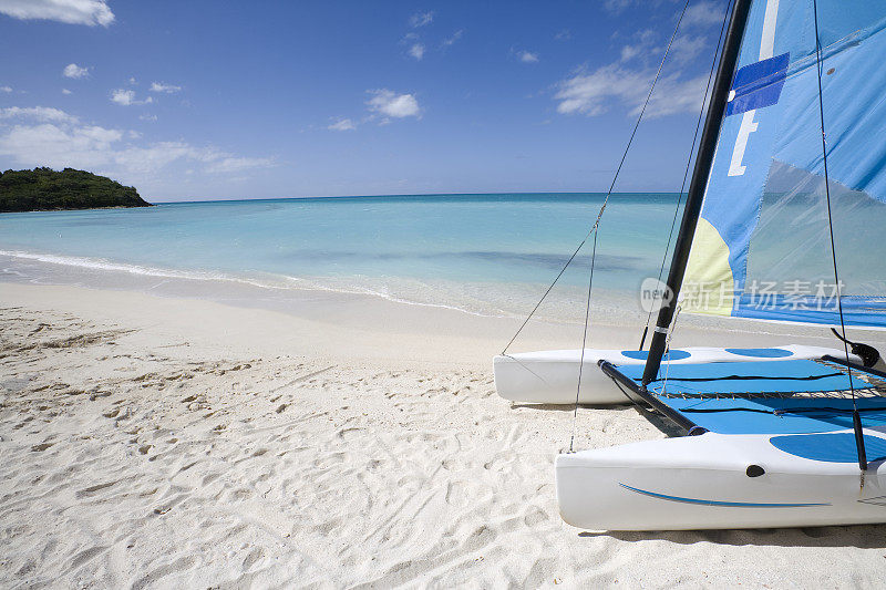 加勒比海滩双体船
