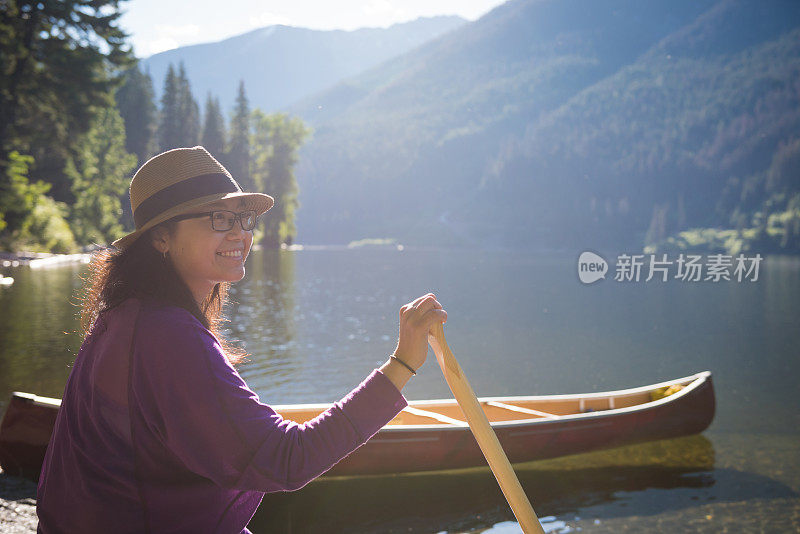 女人在伟大的户外