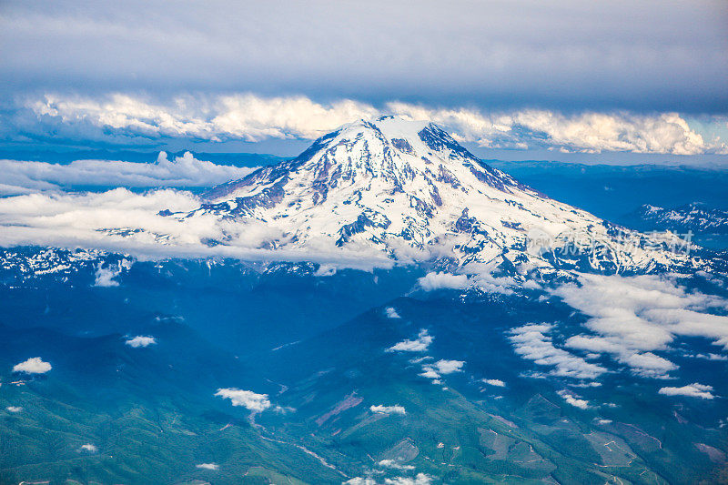 雷尼尔山