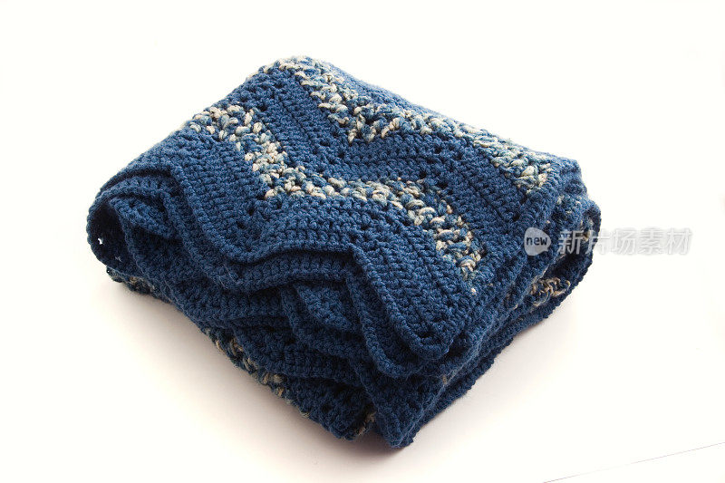 蓝色的钩针编织的毯子
