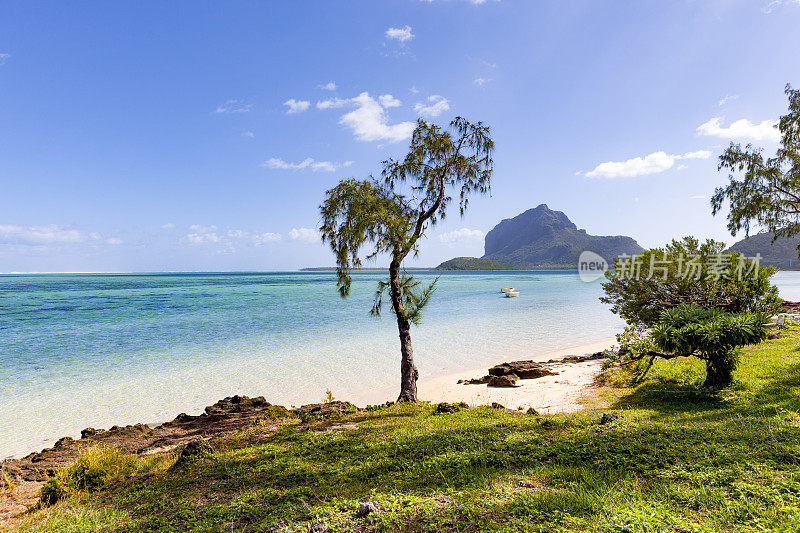 非洲毛里求斯岛的隐藏海滩。