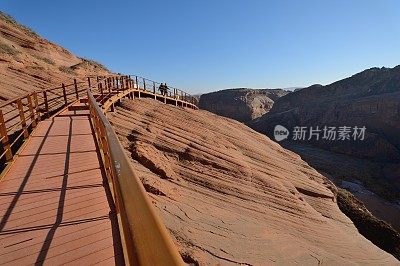 丹霞地貌景区栈道