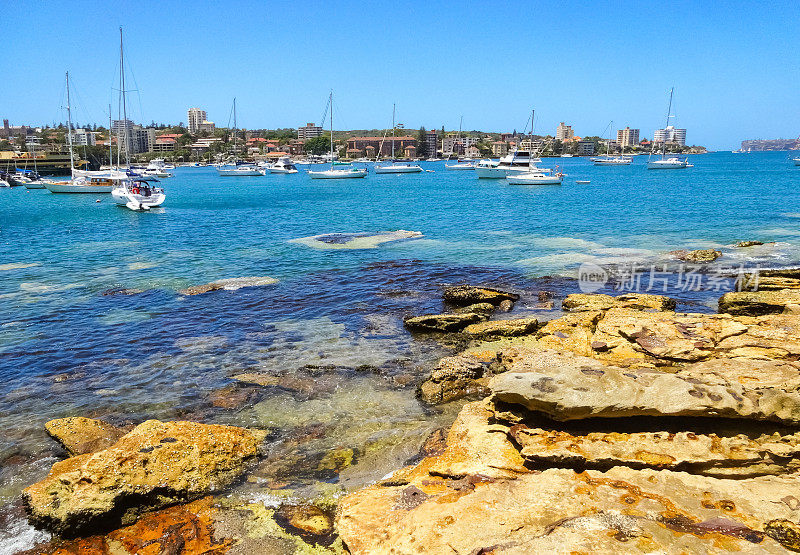 澳大利亚悉尼曼利湾的岩石海滩