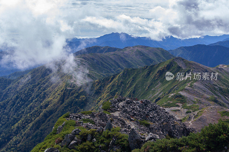 南阿尔卑斯山,日本山梨县县