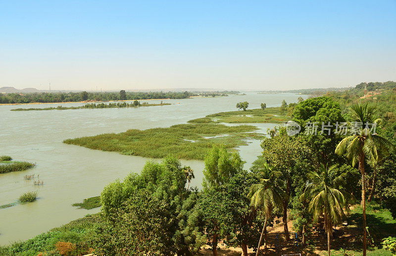 尼日尔河，来自尼日尔尼亚美左岸