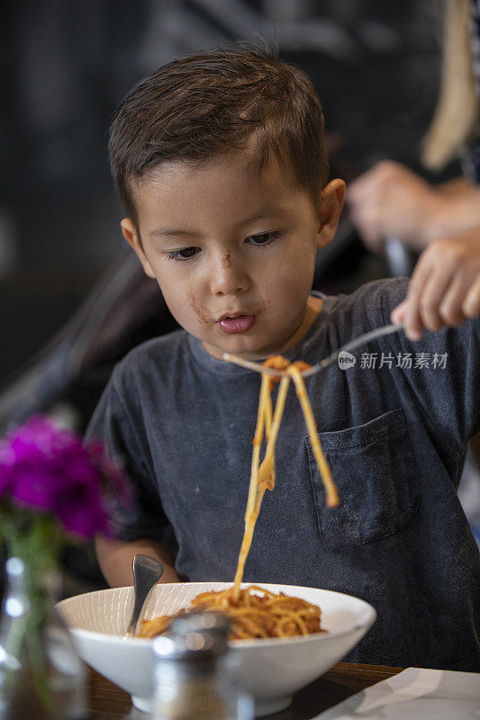 吃意大利面很难