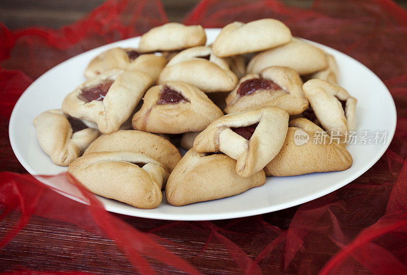 盛在盘子上的祭品——普林节庆典