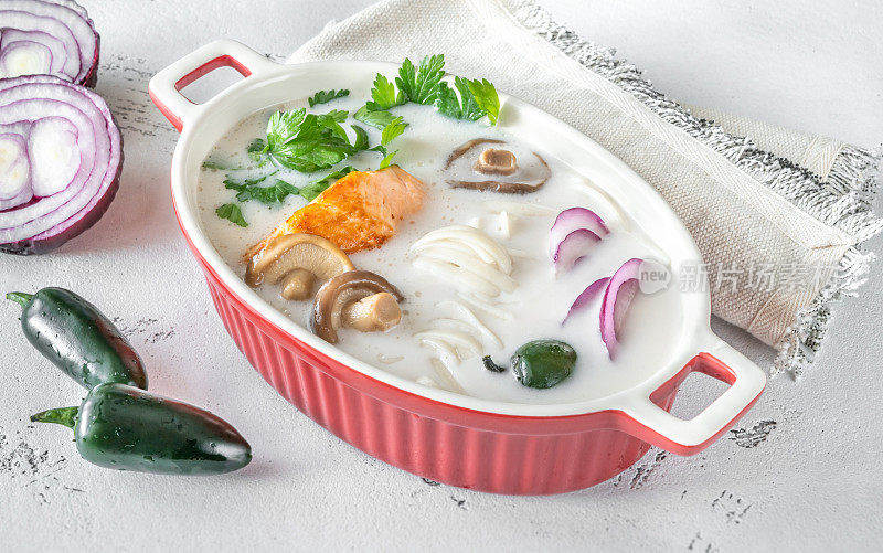 泰国椰子三文鱼汤