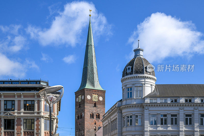 奥尔胡斯大教堂和丹麦奥尔胡斯的天际线