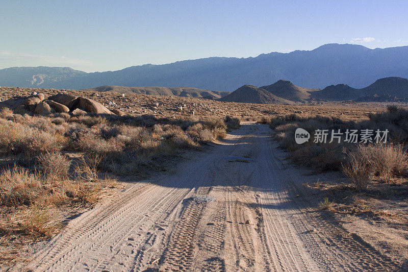 阿拉巴马山的土路，加州