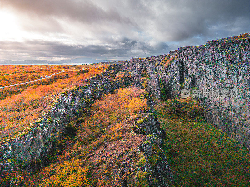 冰岛辛韦利尔国家公园大陆分水岭Þingvellir，航拍照片