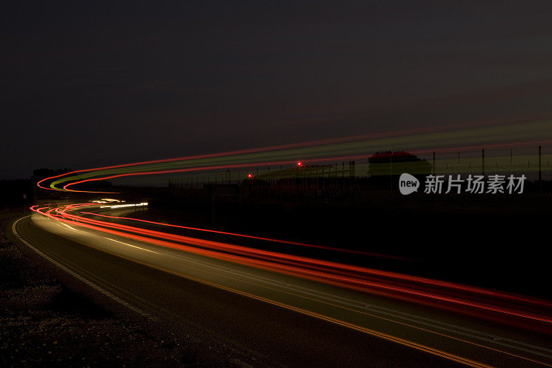 夜间交通灯通道