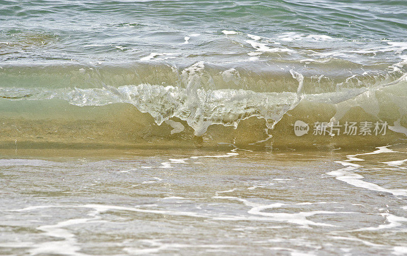 破浪在清水