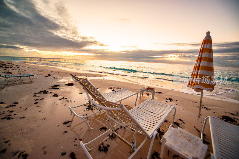 百慕大海滩上的日出