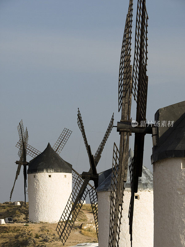 西班牙孔苏埃格拉的风车