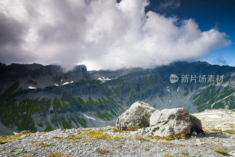 鲁安山菲尼夫角