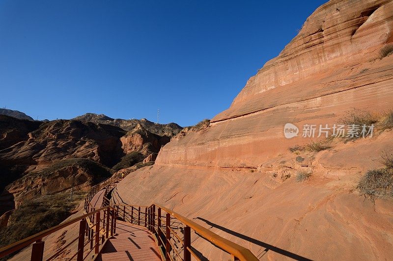 丹霞地貌景区栈道