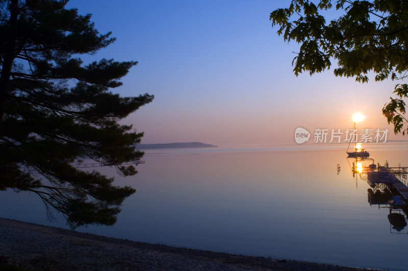 海湾上的日出