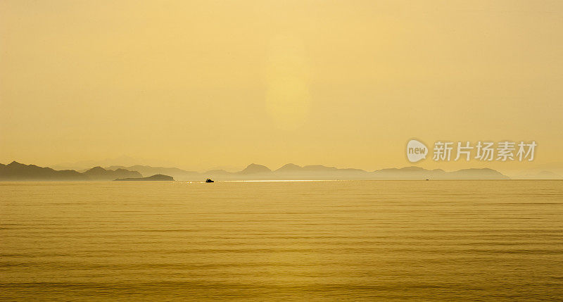 海上日出