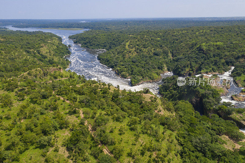 乌干达尼罗河著名的默奇森瀑布