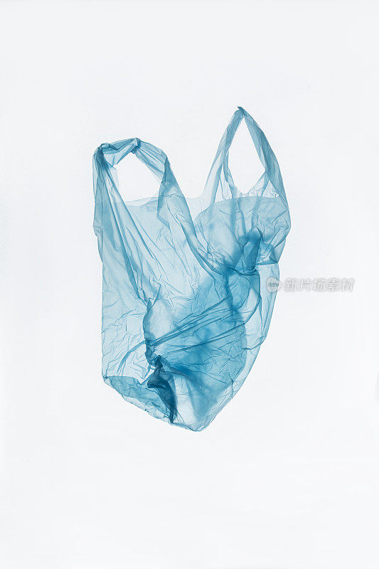 环境问题:空的蓝色塑料袋