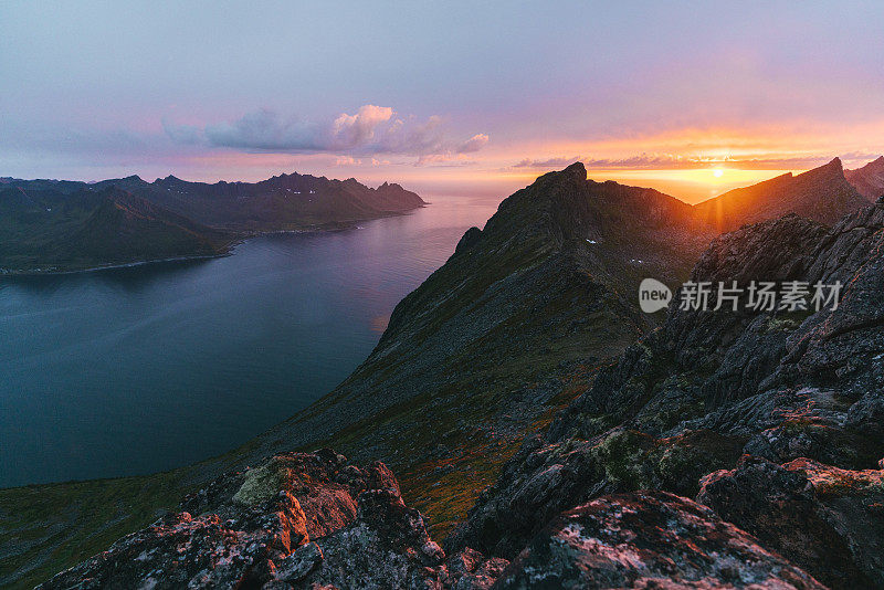 从山上看Senja岛的风景