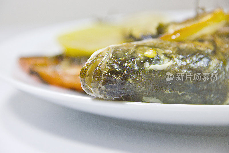 银烤海鲈鱼