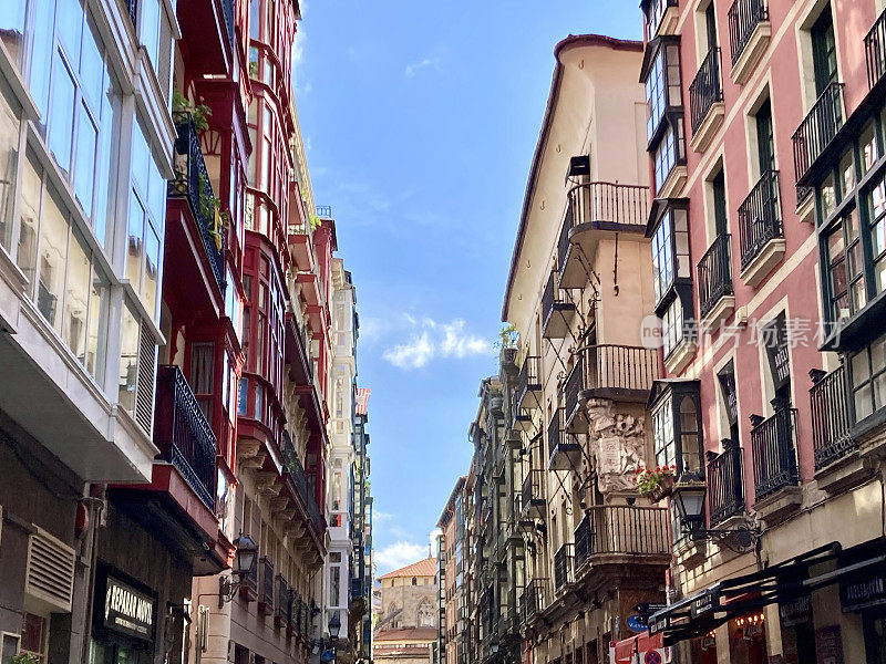 西班牙毕尔巴鄂——老城区的小街道和老建筑(卡斯科·别霍)
