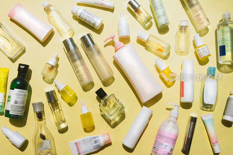 美容产品、化妆品、香水、身体护理产品、婴儿护理产品、黄底精油瓶等均为空瓶，可回收利用