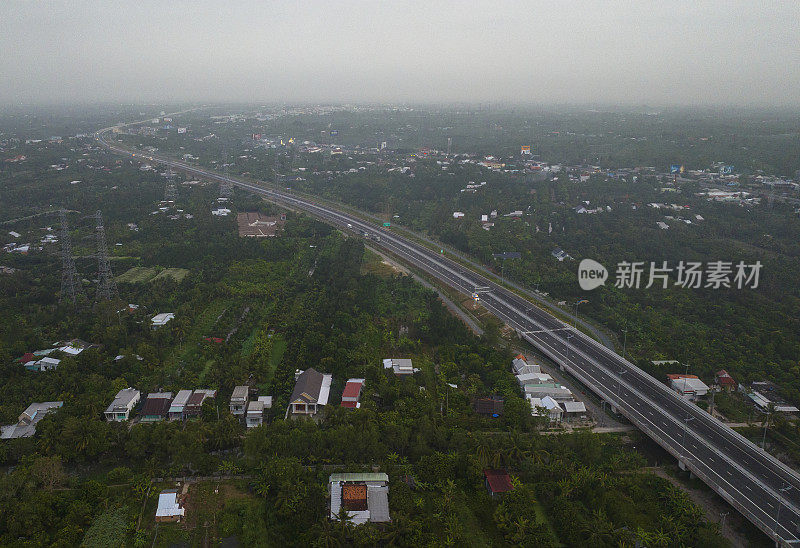 天江省中隆至美顺高速公路的一段