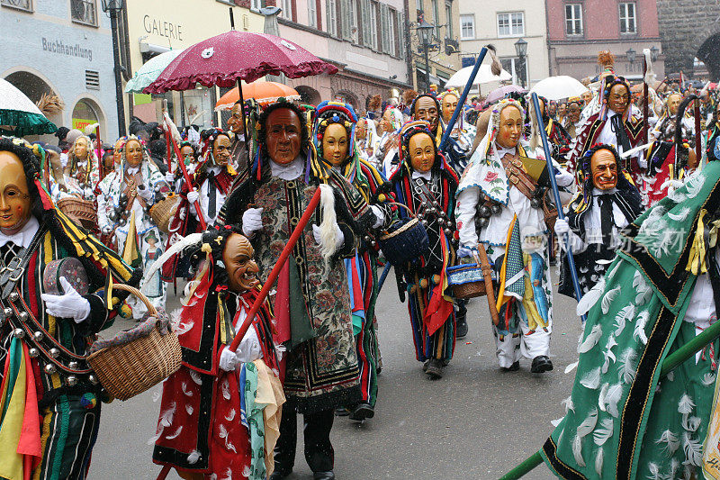 德国罗特韦尔的传统狂欢节游行