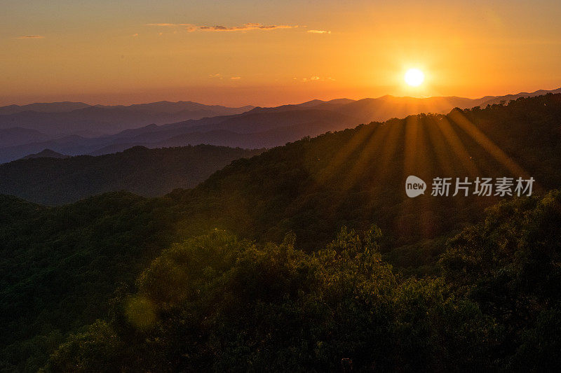 阿巴拉契亚山脉的日落