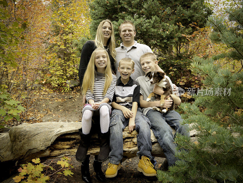 秋天的家庭照片