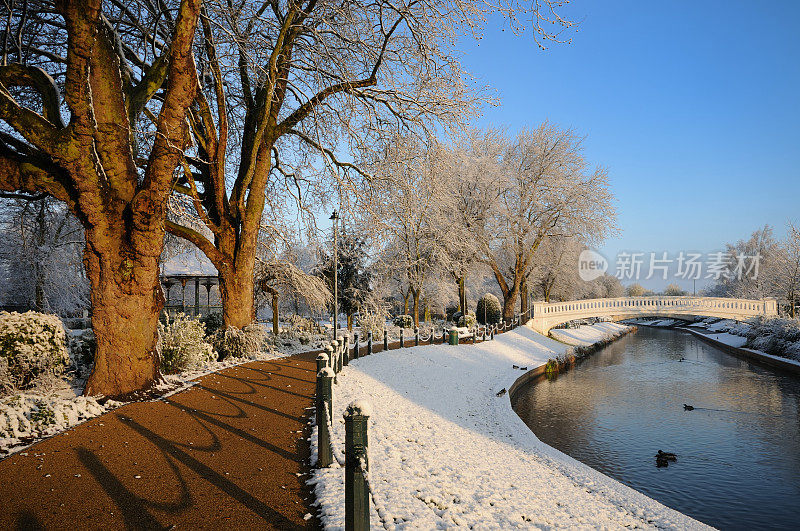 雪河的场景