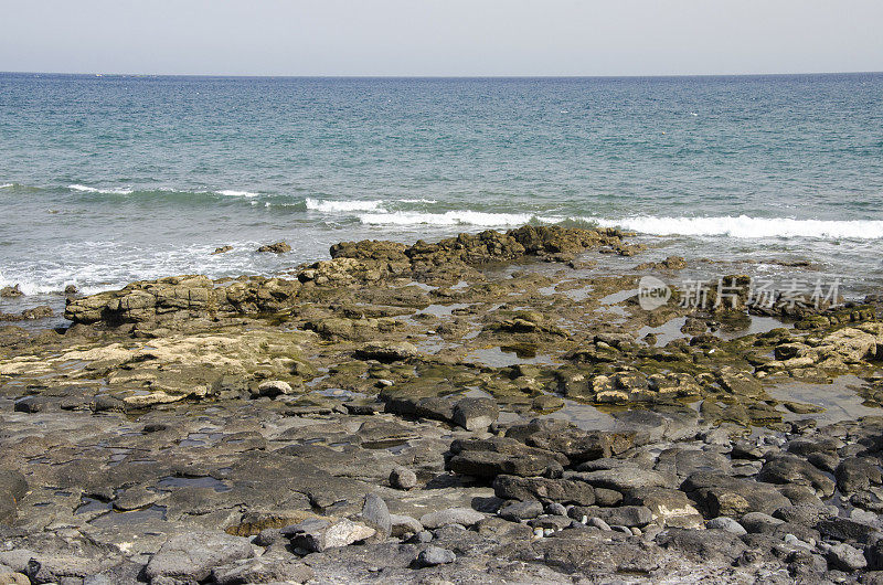 沿海的岩石