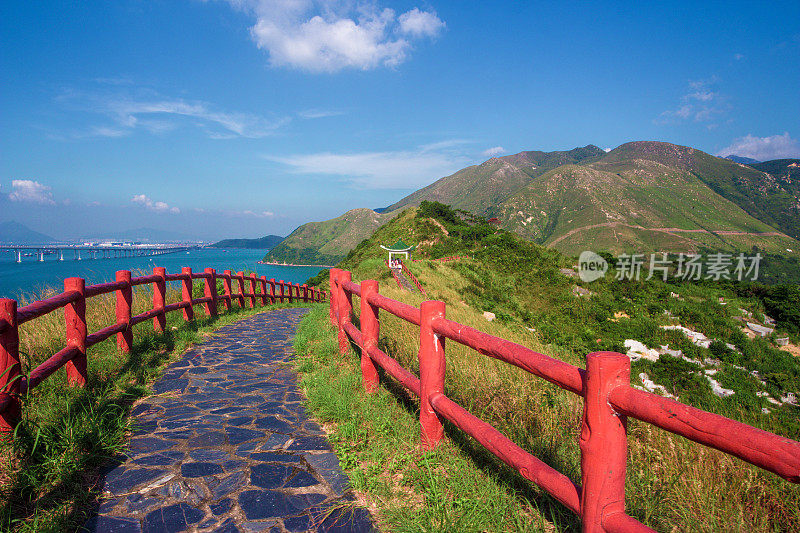 位于大屿山大澳虎山或富山山顶的中国亭，中国香港。