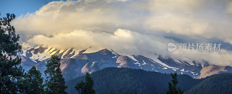 沙士达山云全景