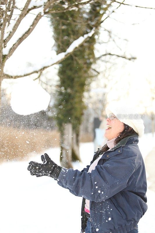 试着玩雪