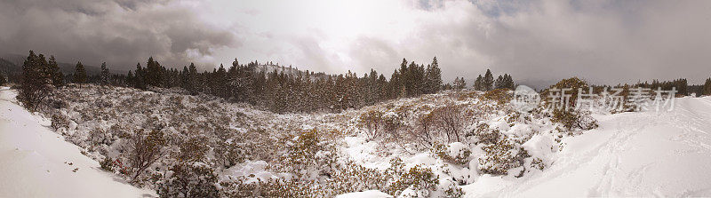 山沙士达山暴风雪