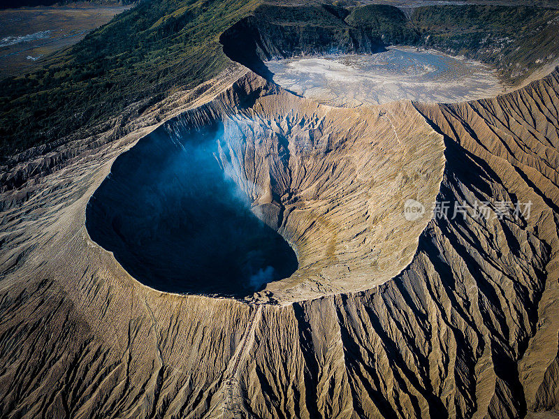 印度尼西亚东爪哇岛的布罗莫火山口