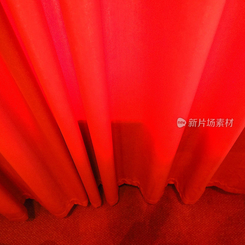 红色的窗帘背景