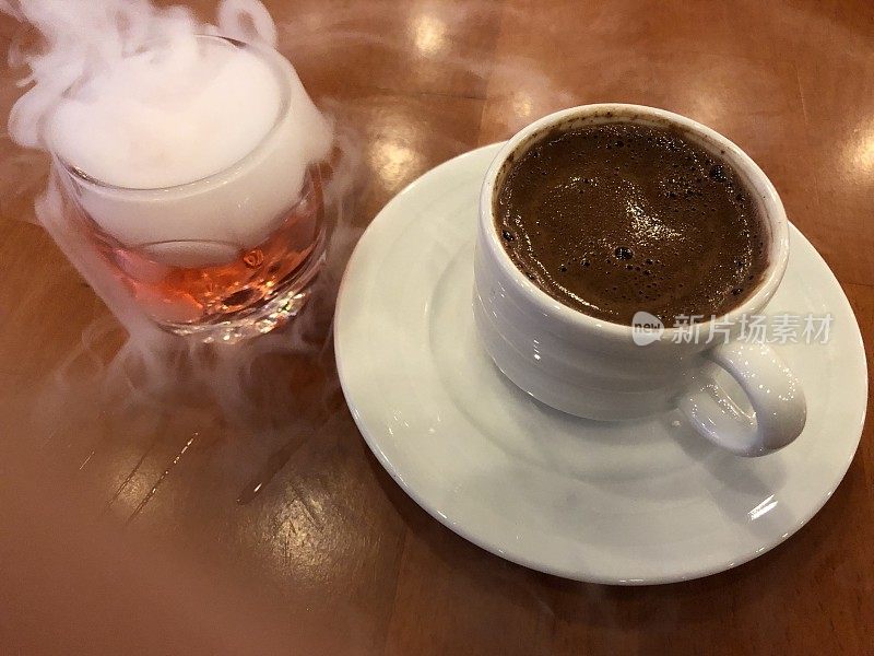 土耳其干冰烟咖啡