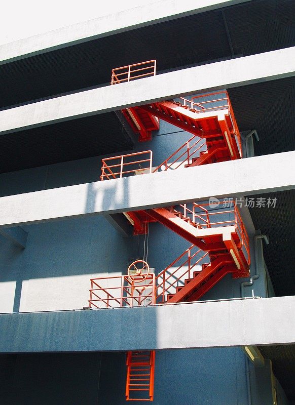 现代建筑的楼梯间防火梯
