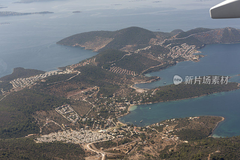 爱琴海靠近波德鲁姆土耳其的gulluk湾海岸的传统避暑别墅