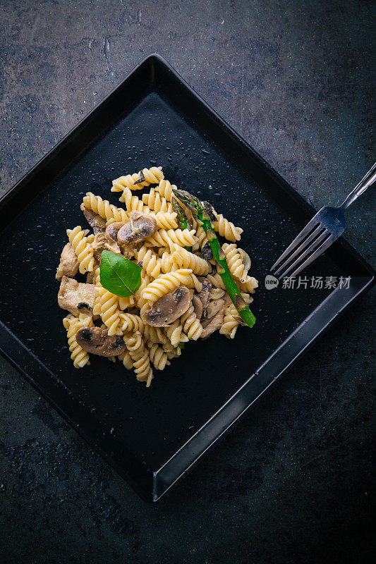 鸡肉阿尔弗雷多意大利面