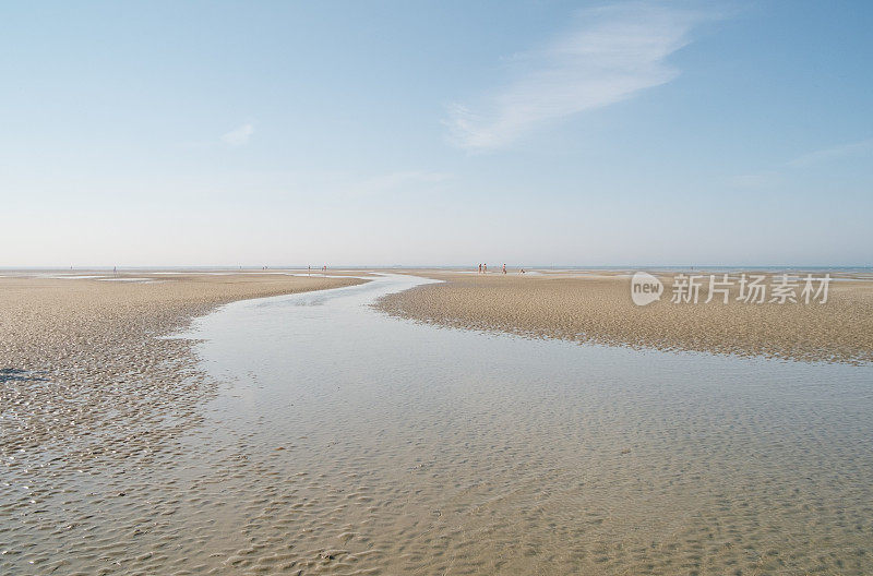 在西威特林的海滩上