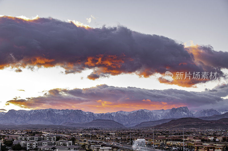 冬天下雪的拉斯维加斯郊区